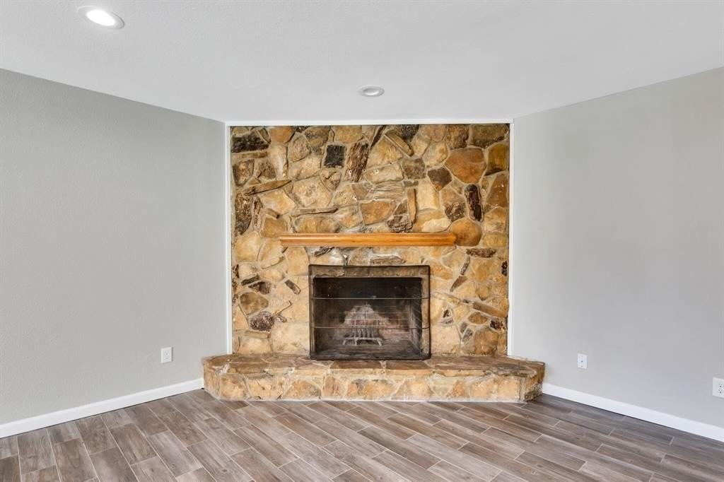 14721 Birchridge Dr - Photo 5 of 37