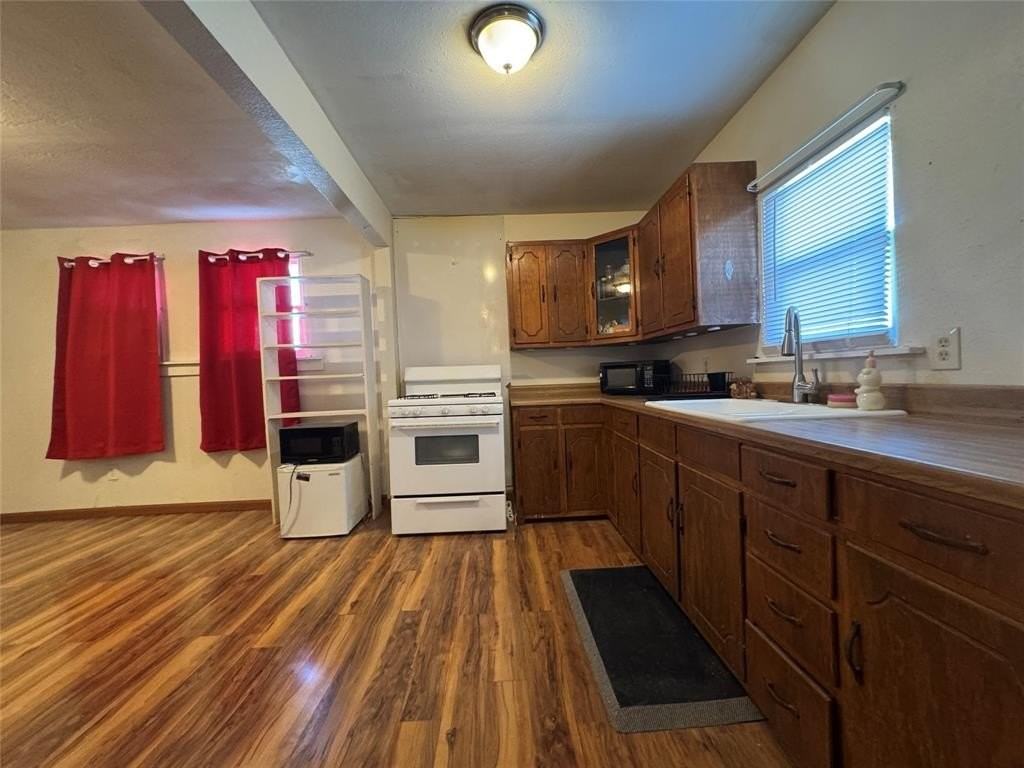 1481 Burger St - Photo 6 of 13