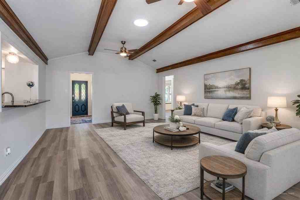 2714 Carriage Ln - Photo 2 of 24