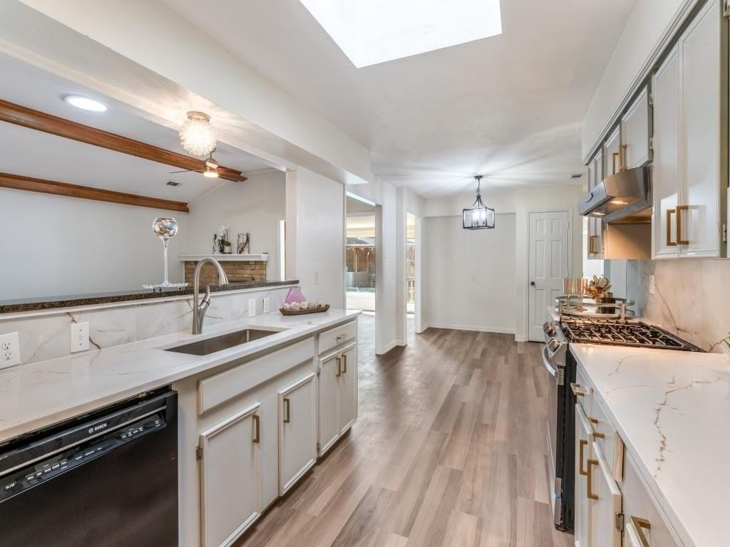 2714 Carriage Ln - Photo 7 of 24