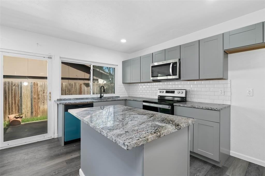 2068 E Peters Colony Rd - Photo 7 of 24