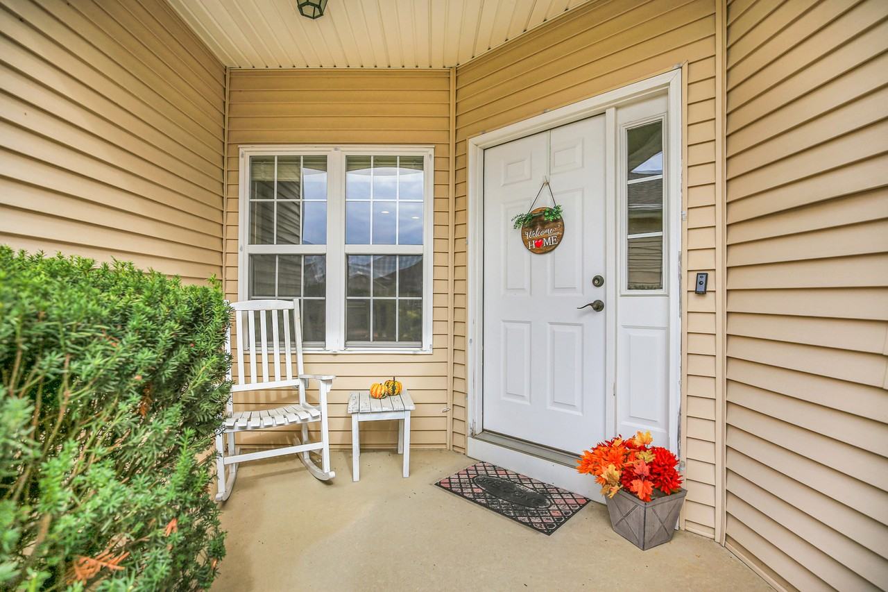 1504 Stonebluff Ct - Photo 4 of 23