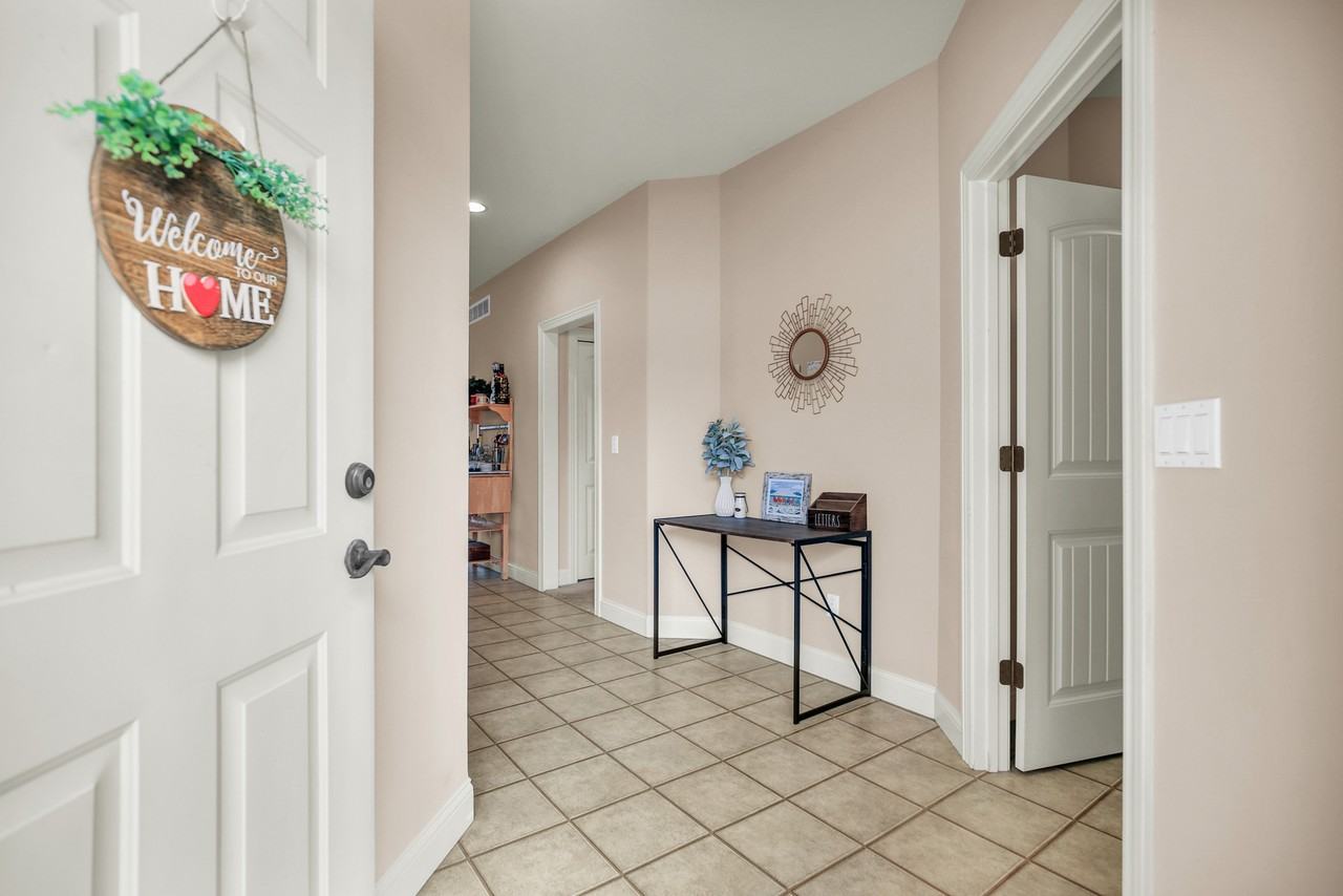 1504 Stonebluff Ct - Photo 5 of 23