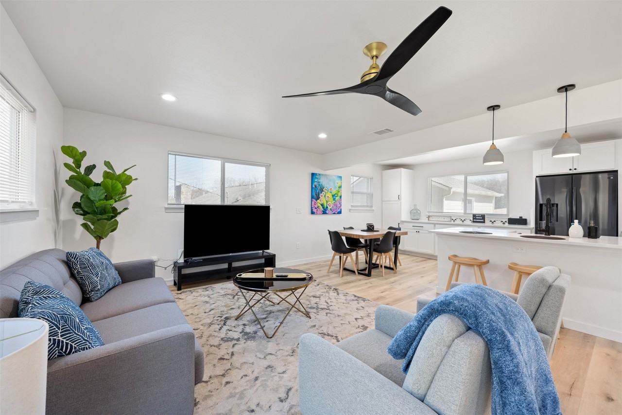 6104 Reicher Dr - Photo 7 of 33