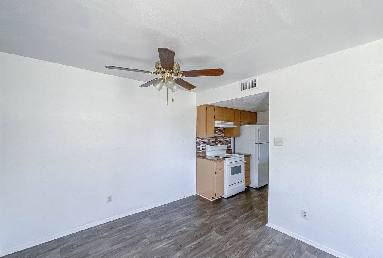 4506 Hunt Cir #A - Photo 7 of 14