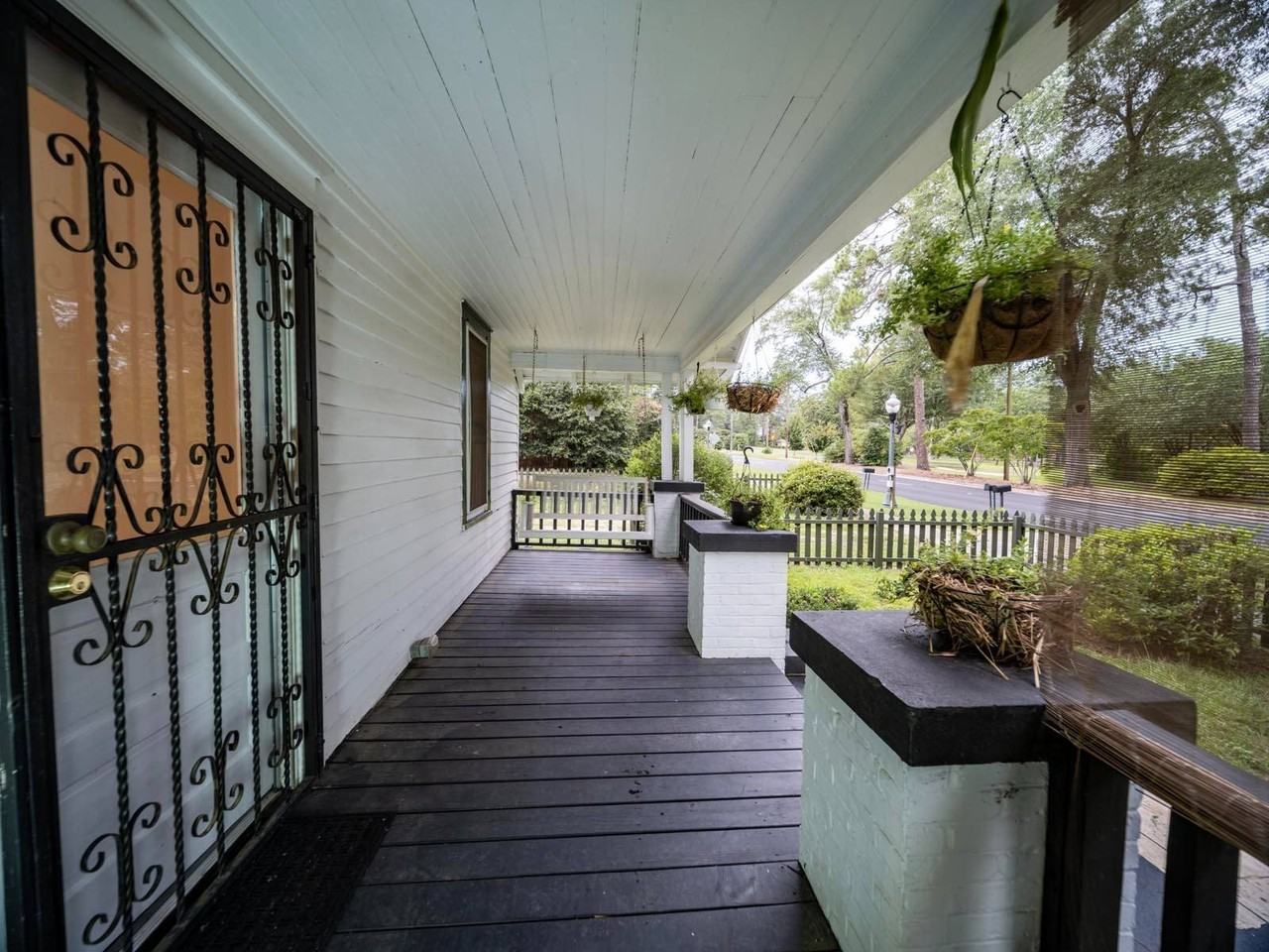 414 Laurens St Nw - Photo 2 of 13