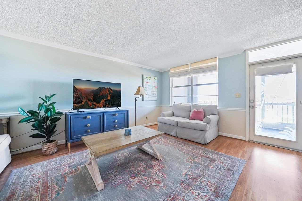 109 Paradise Harbour Blvd - Photo 2 of 48