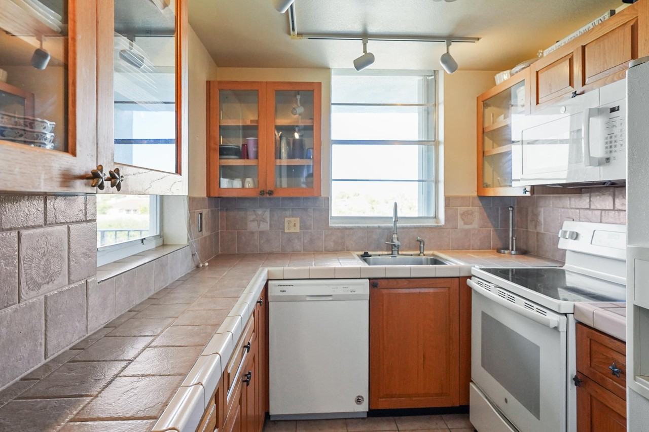 109 Paradise Harbour Blvd - Photo 7 of 48