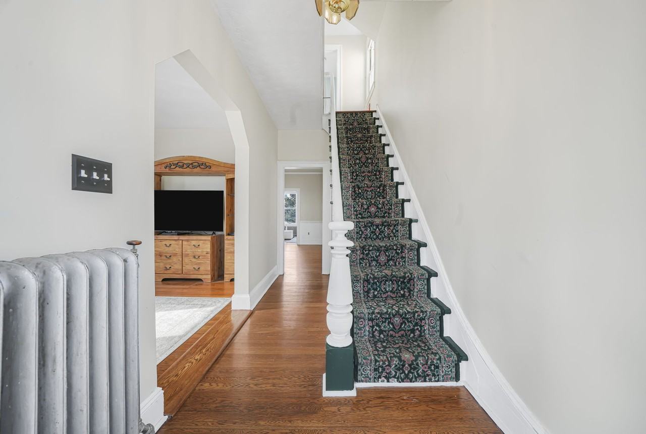 416 2nd St - Photo 4 of 20