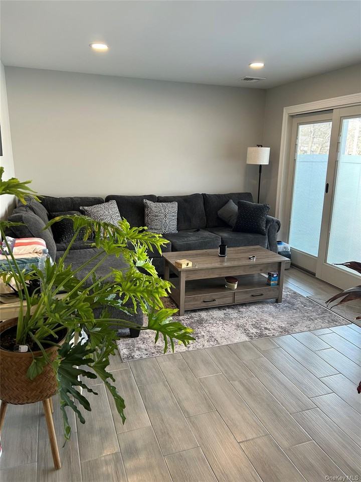 36 45th St - Photo 2 of 12