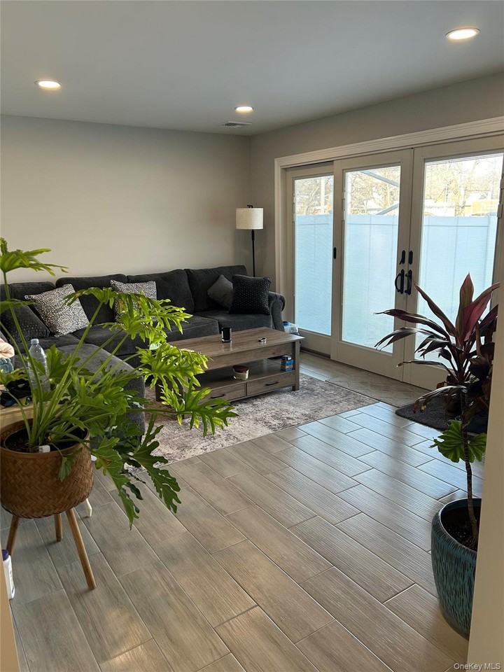 36 45th St - Photo 3 of 12