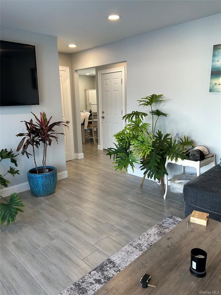 36 45th St - Photo 4 of 12