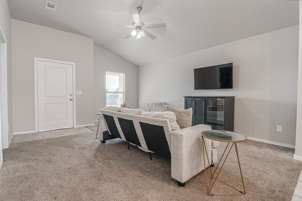 1327 Masquerade Blvd - Photo 3 of 17