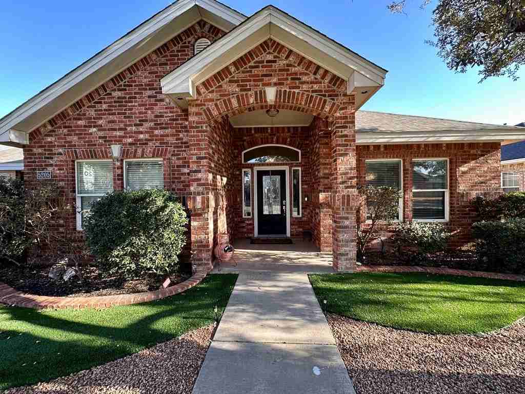 5205 Greathouse Ave - Photo 5 of 40