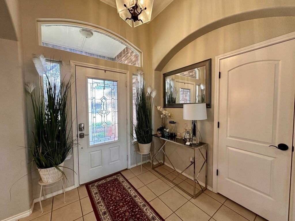 5205 Greathouse Ave - Photo 6 of 40