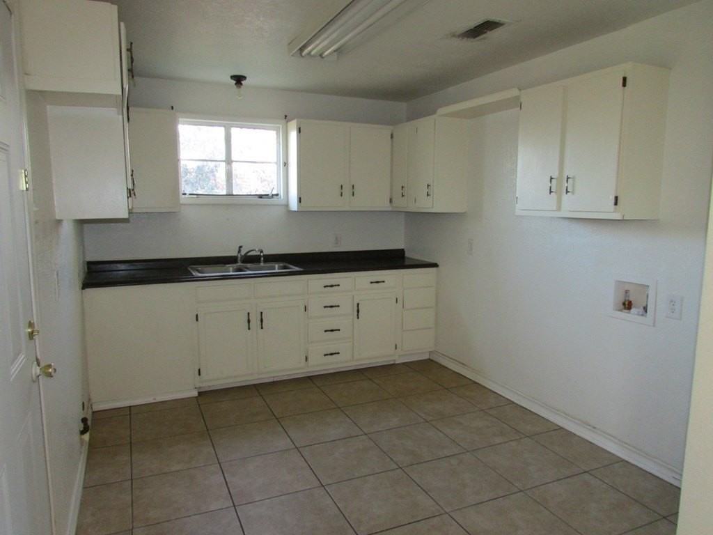 3135 N Dixie Blvd - Photo 3 of 14