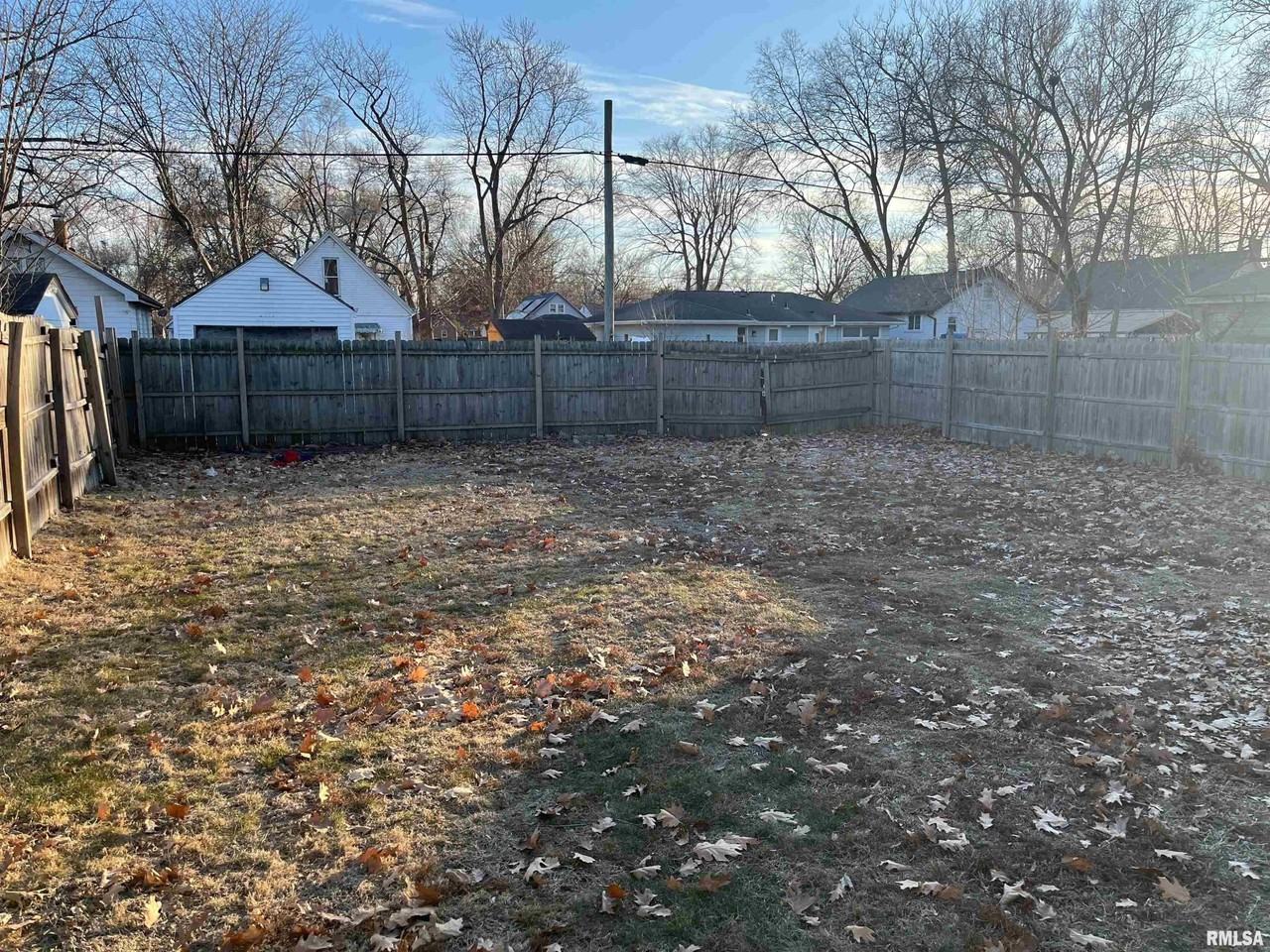 2304 W Proctor St - Photo 3 of 20