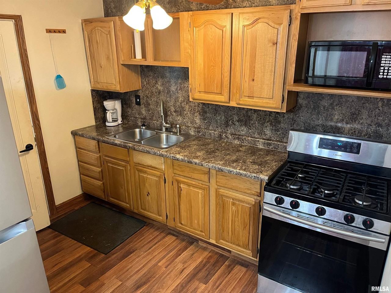 2304 W Proctor St - Photo 6 of 20