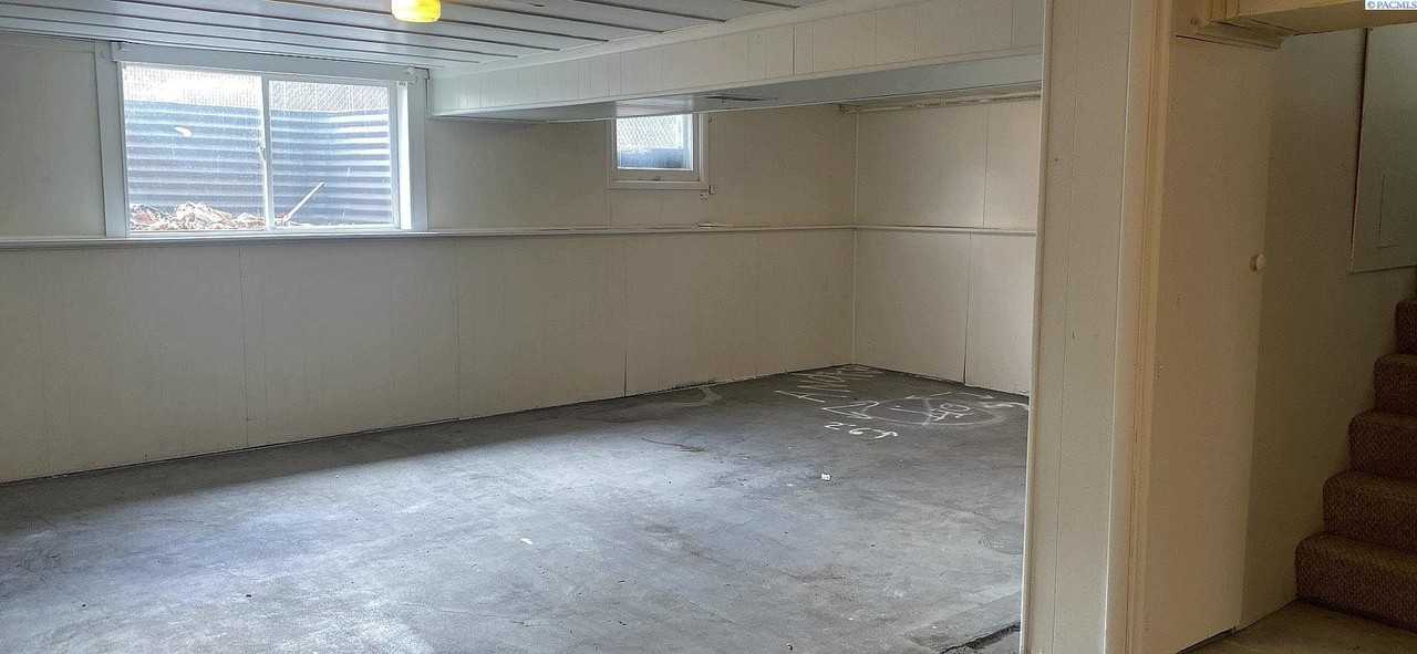 1426 Marshall Ave - Photo 7 of 8