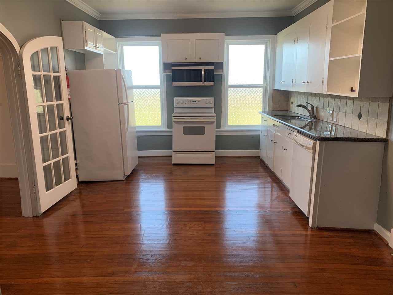 1919 Wentworth St - Photo 7 of 24