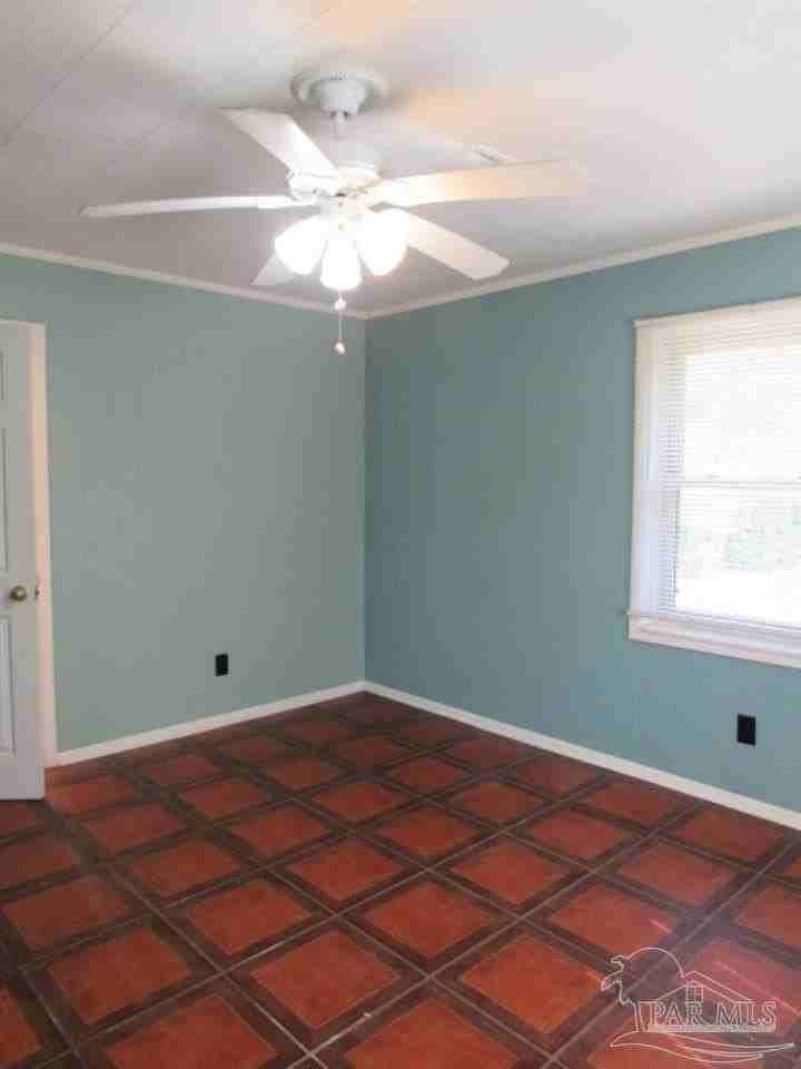 6112 Highway 95a N - Photo 2 of 12