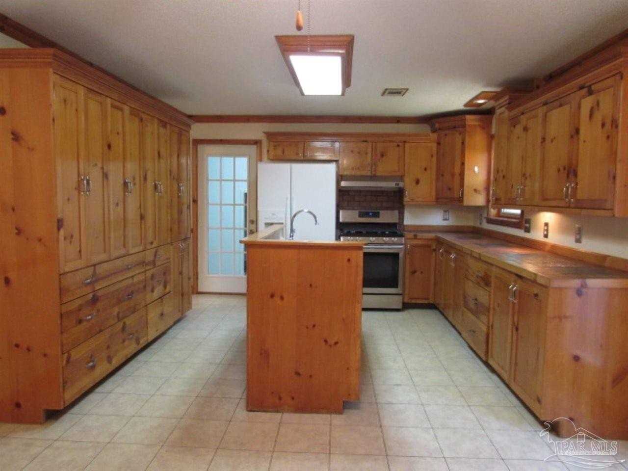 6112 Highway 95a N - Photo 5 of 12