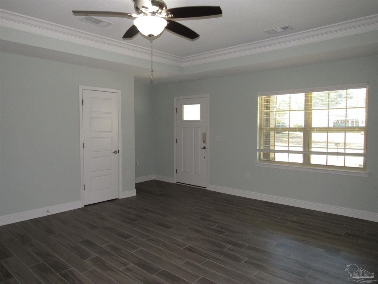 3168 Damon Dr - Photo 4 of 15