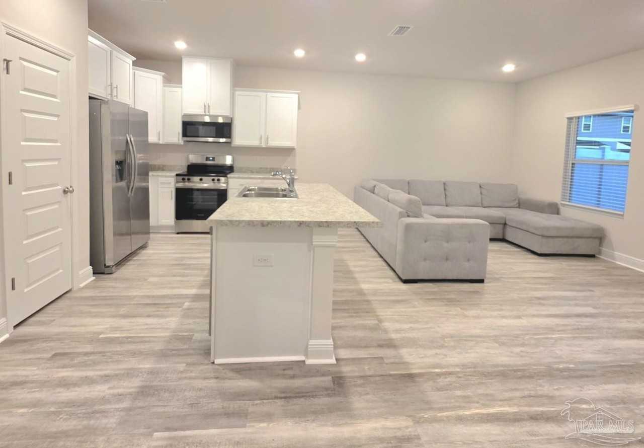 710 Giese Ln Unit B - Photo 6 of 23