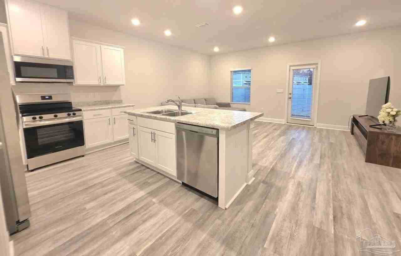 710 Giese Ln Unit B - Photo 7 of 23