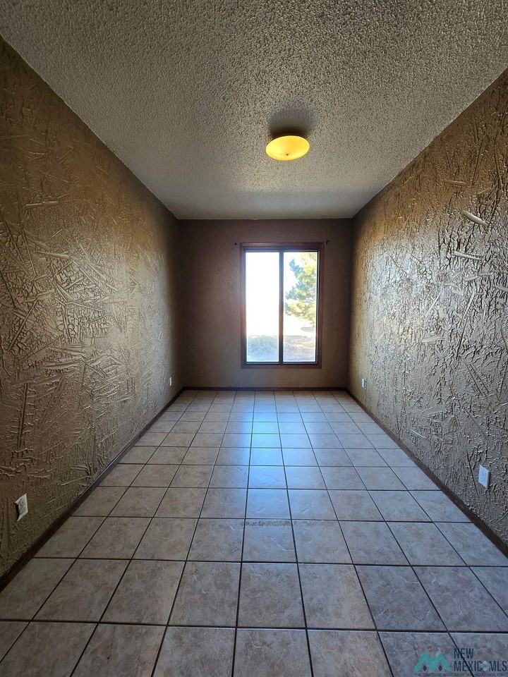 1091 Curry Road 6 - Photo 5 of 14