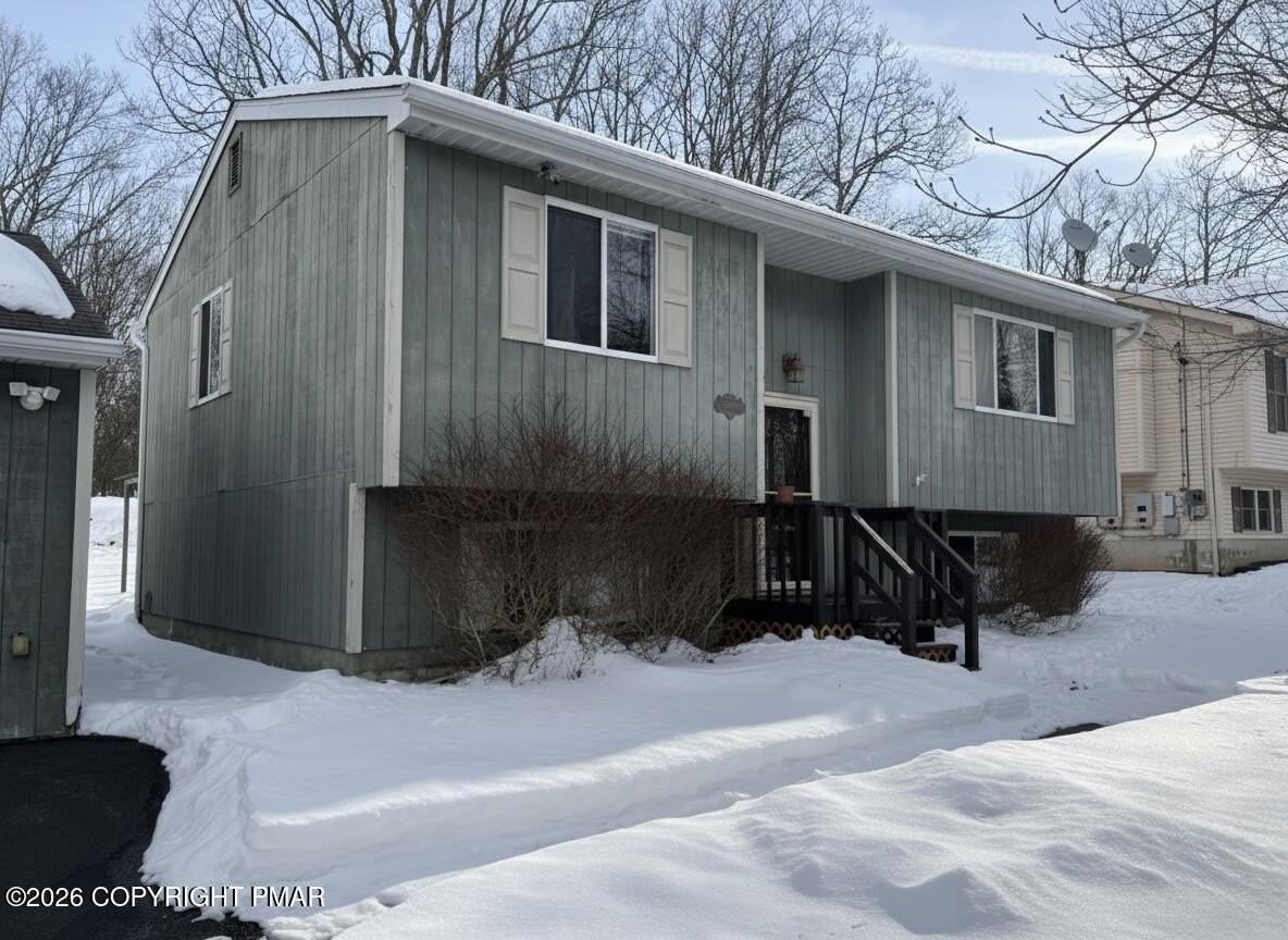 1152 Steele Cir - Photo 2 of 17