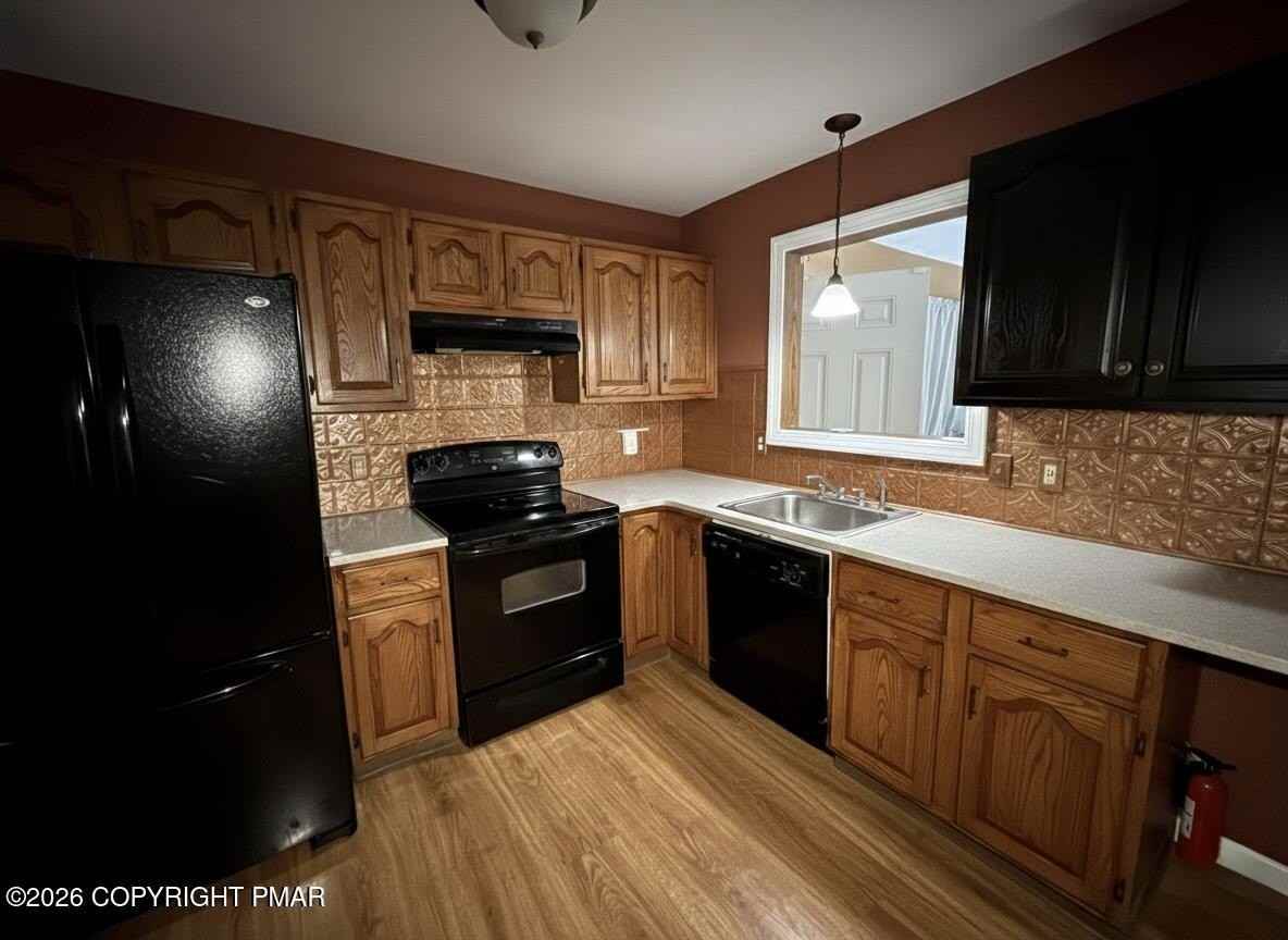 1152 Steele Cir - Photo 7 of 17