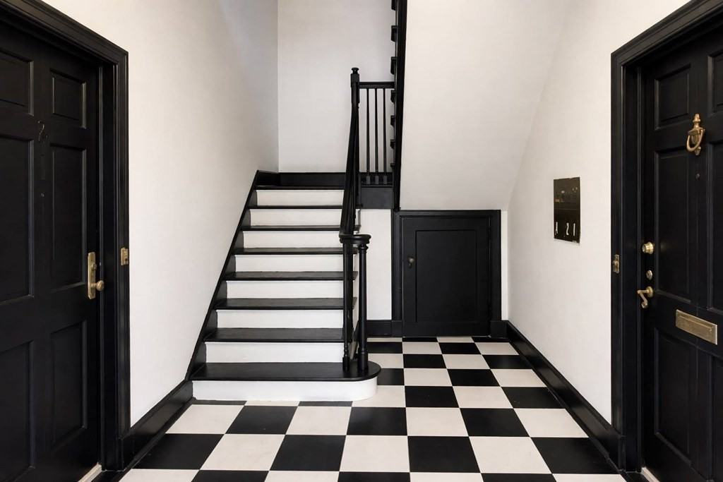 1111 N Madison St - Photo 3 of 10