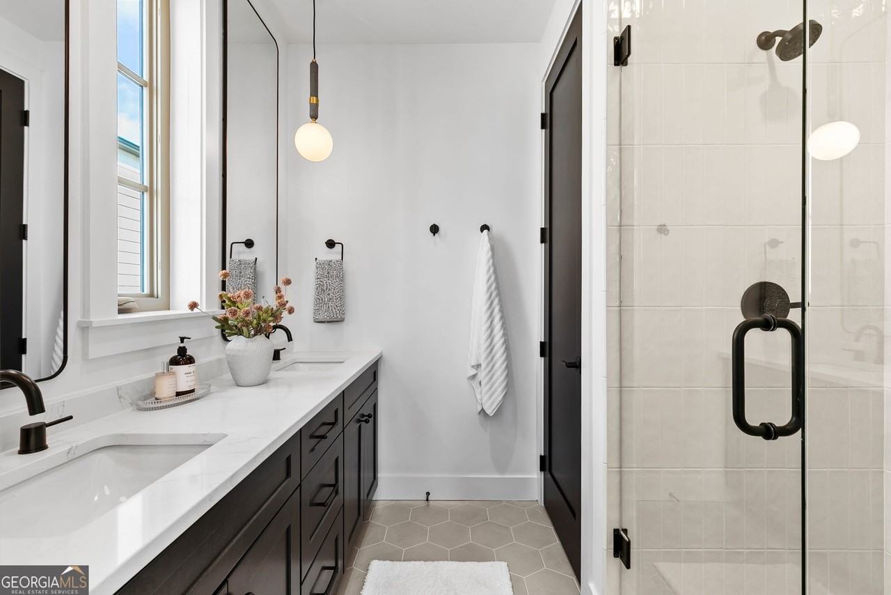 245 Rolison Way - Photo 3 of 44