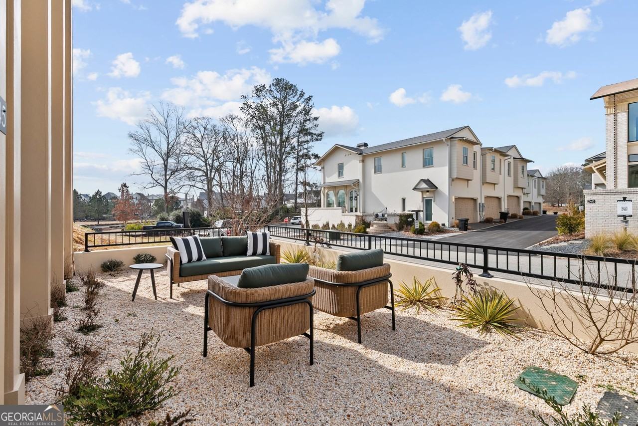 245 Rolison Way - Photo 4 of 44