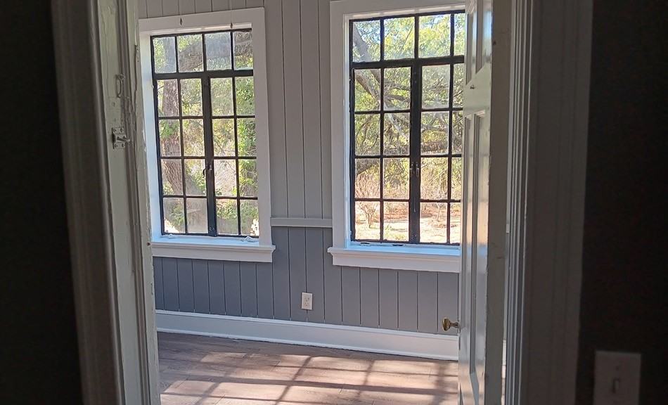 1110 Rawson Dr - Photo 5 of 16