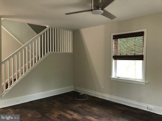 920 Collings Ave - Photo 3 of 21