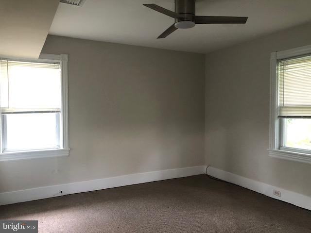920 Collings Ave - Photo 5 of 21