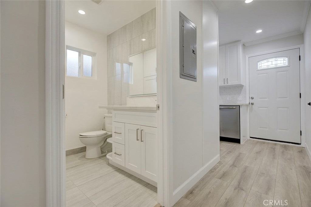 15115 Covello St - Photo 5 of 22