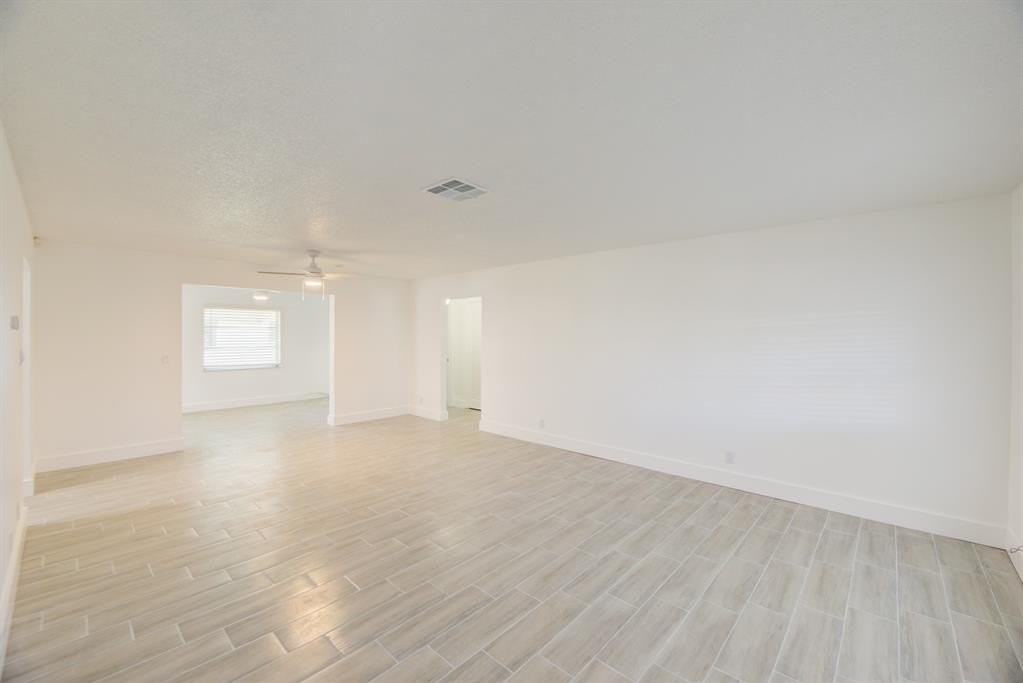 1530 Nw 87th Ln - Photo 5 of 40