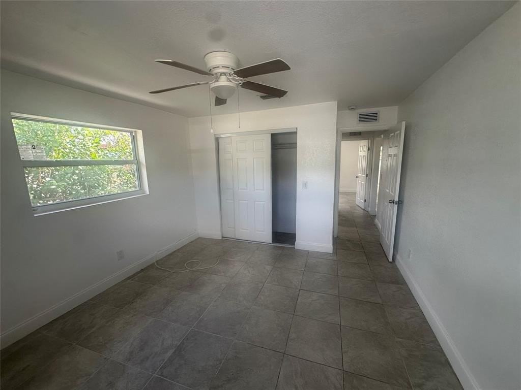 5400 Nw 17th St - Photo 7 of 10