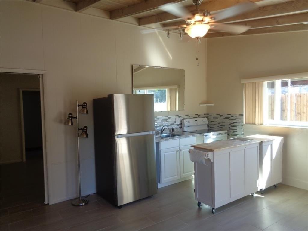 209 Nw 23rd St #1 - Photo 2 of 12