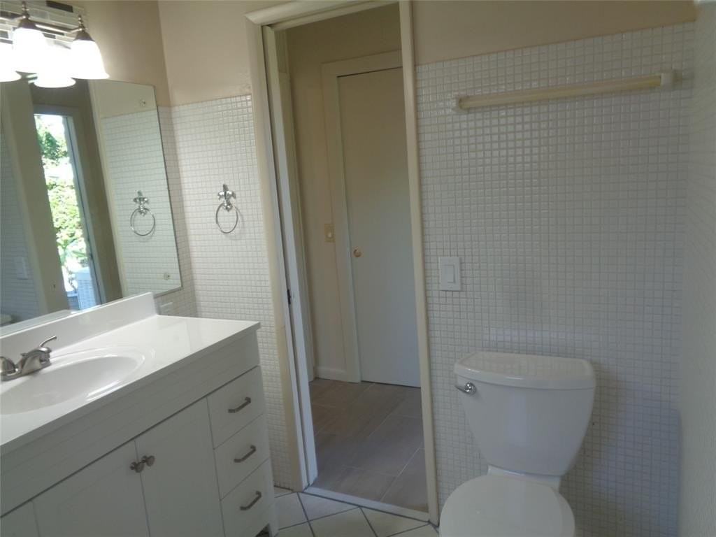 209 Nw 23rd St #1 - Photo 7 of 12