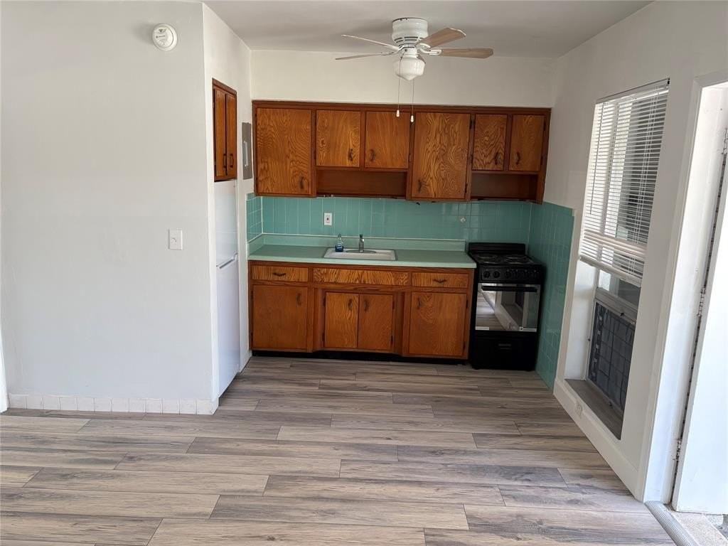 2738 Ne 32nd St #4 - Photo 4 of 8