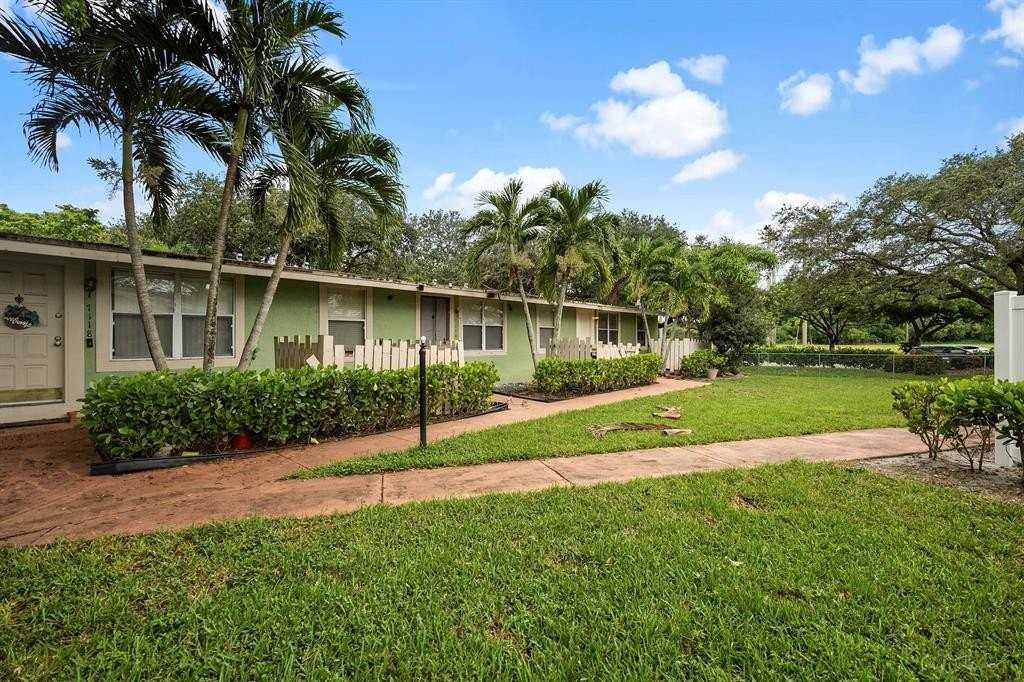 7110 Southgate Blvd - Photo 3 of 18