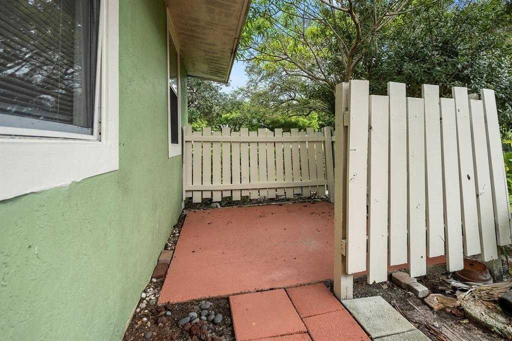 7110 Southgate Blvd - Photo 5 of 18