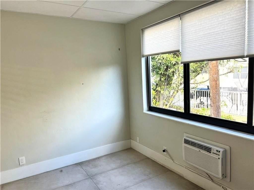 1541 Cordova Rd #205 - Photo 3 of 7