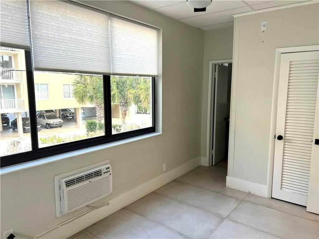 1541 Cordova Rd #205 - Photo 4 of 7