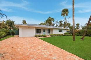 725 Dahlia Ln - Photo 1 of 1