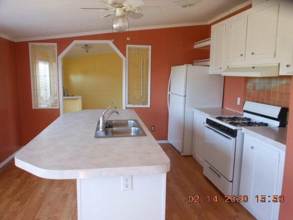 450 Santa Anna St - Photo 2 of 11